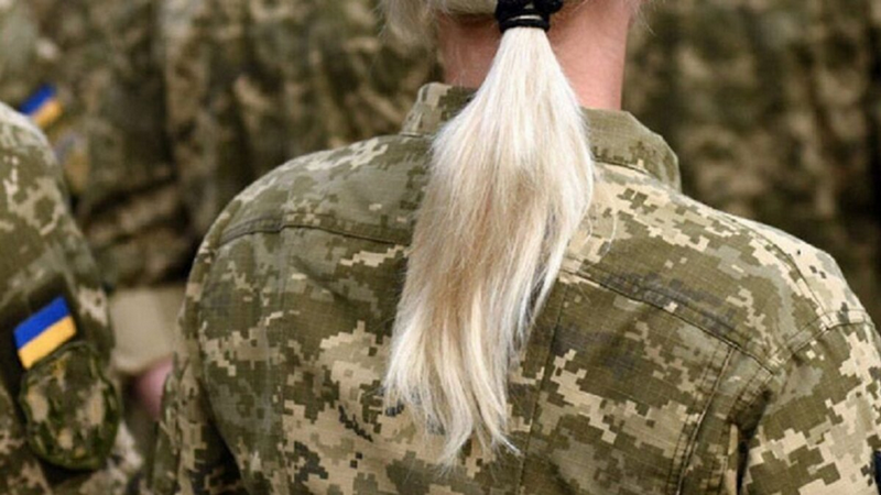 Спала під час тривоги: штаб-сержантку засудили за ігнорування повітряної небезпеки