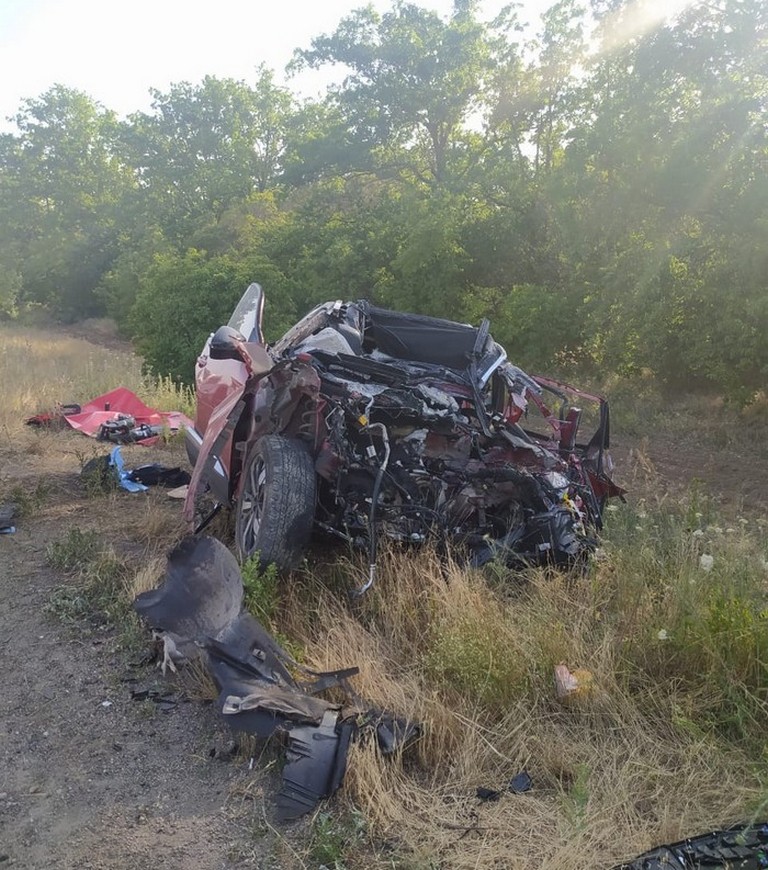 Внаслідок ДТП у Миколаївському районі загинули троє людей, у тому числі неповнолітня (ФОТО)