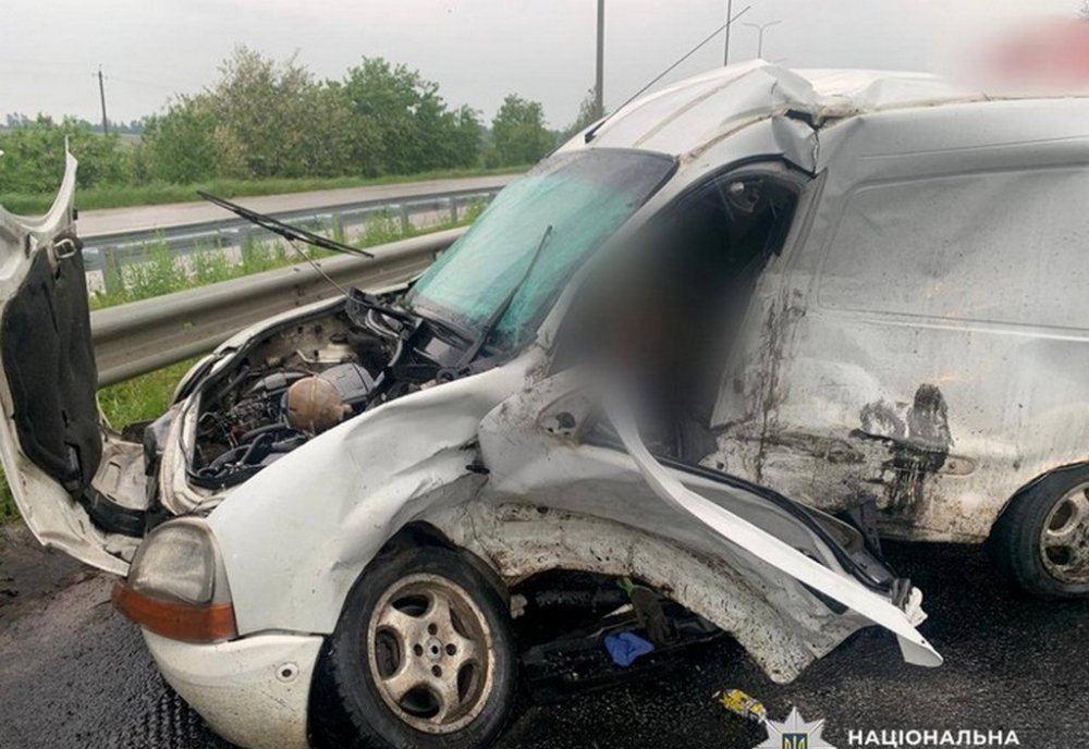 Поліція встановлює обставини смертельної ДТП неподалік Житомира (ФОТО)