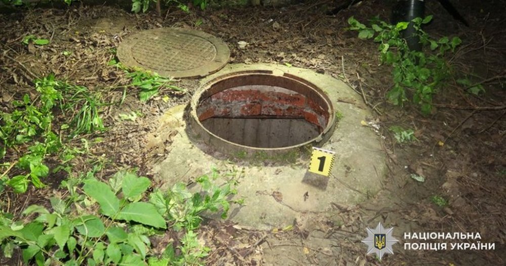 Житель Буковини позбавив життя родича та сховав тіло у вигрібну яму