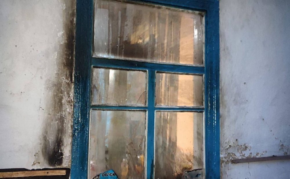 На Київщині молодий чоловік кинув «коктейль молотова» в будинок односельця (ФОТО)