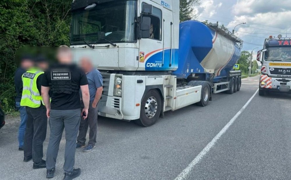 Ховали ухилянтів під ковдрою: житель Києва організував схему переправлення чоловіків через кордон