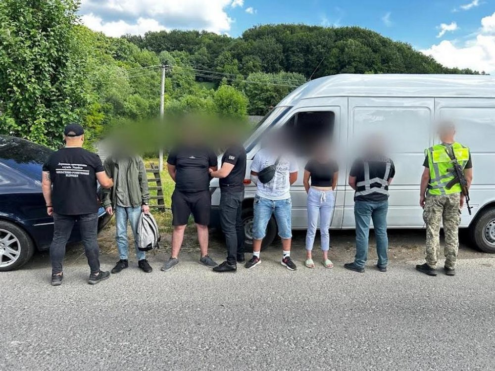 На Закарпатті «ухилянтів» доставляли до прикордоння хлібним фургоном (ВІДЕО)