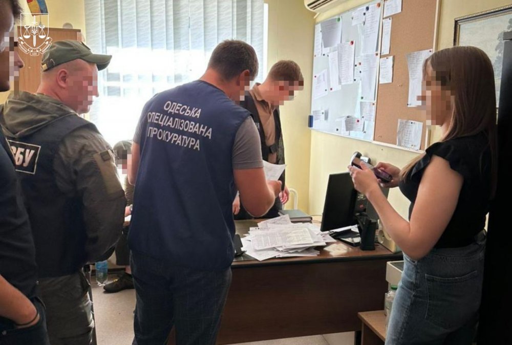 Запровадили схему «мертві душі» та привласнювали кошти: повідомлено про підозру 4-м офіцерам ЗСУ