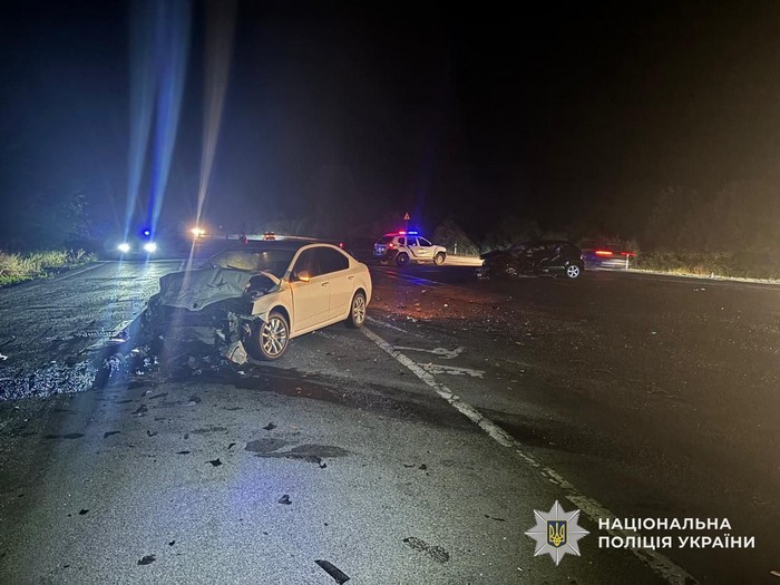 Масштабна ДТП на Ужгородщині: семеро травмованих, серед них троє дітей (ФОТО)
