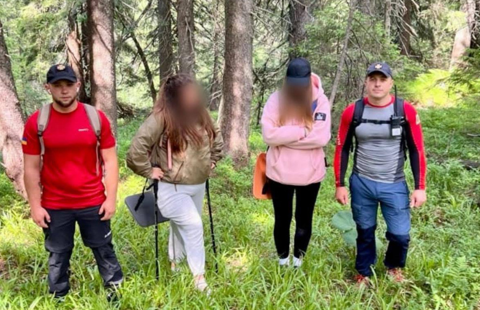 Рятувальники відшукали двох туристок із Львівщини, які заблукали на Говерлі