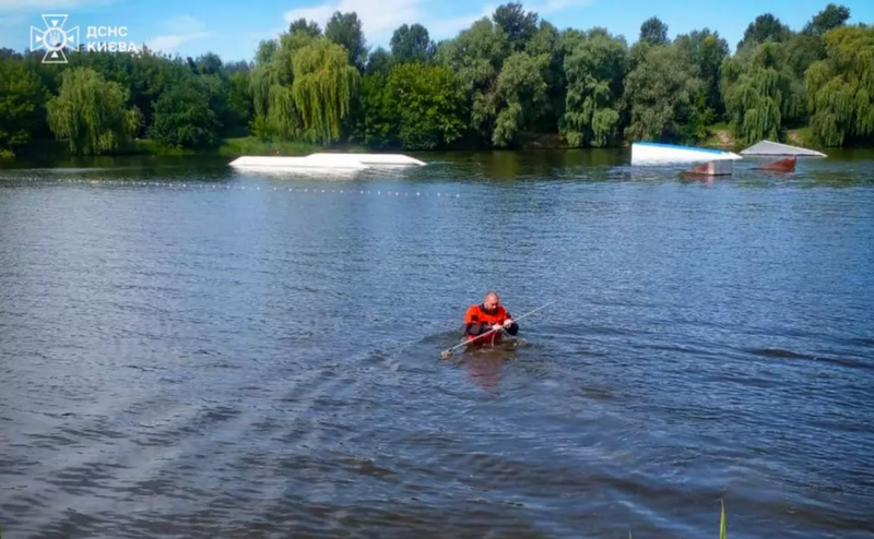 Учора з київських водойм рятувальники дістали двох потопельників (ФОТО)
