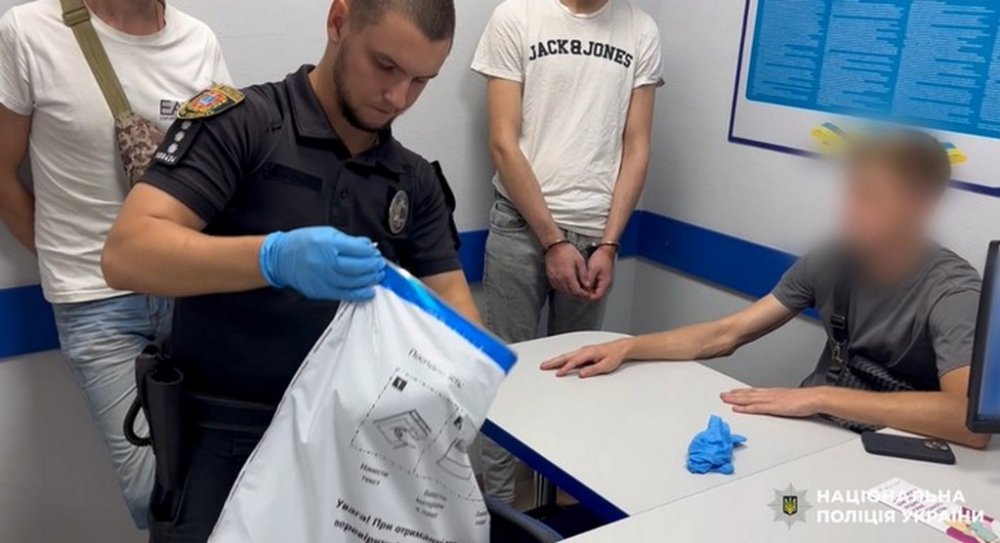 Поліцейські затримали 22-річного жителя Ізмаїла, який хотів підпалити будівлю ТЦК (ВІДЕО)
