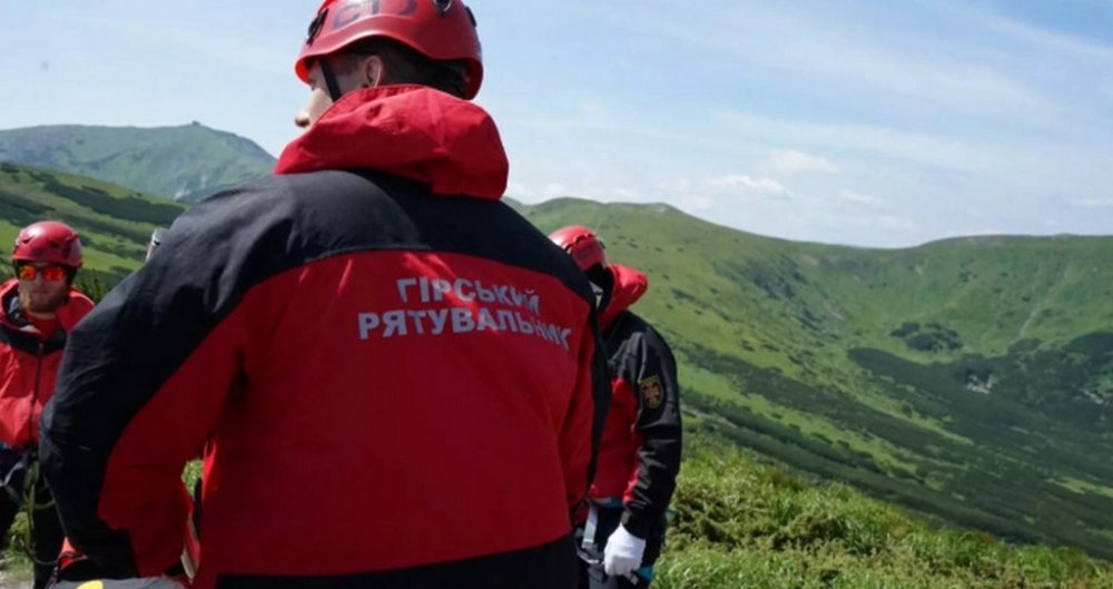Рятувальники допомогли туристці, яка травмувалась на Говерлі (ФОТО)