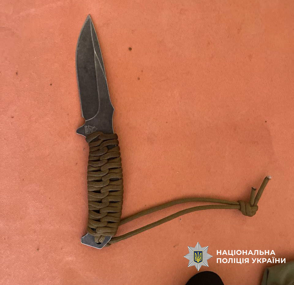 У Києві заґратовано жителя Миколаївщини, який на Подолі порізав двох людей (ФОТО)
