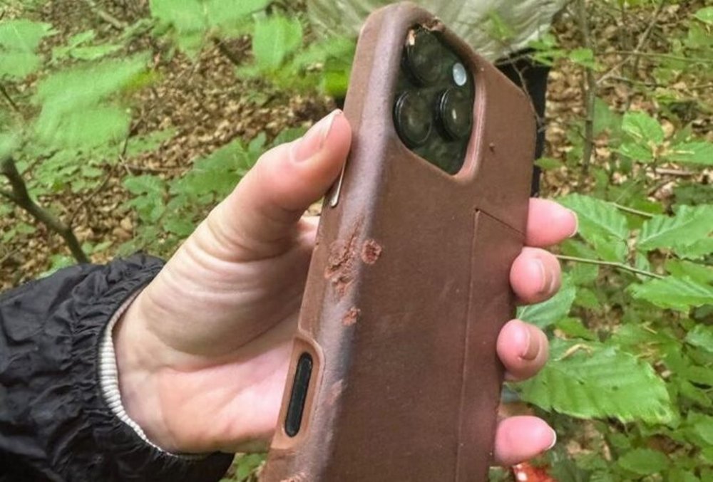 У Німеччині iPhone 16 Pro випав з літака і «вижив»