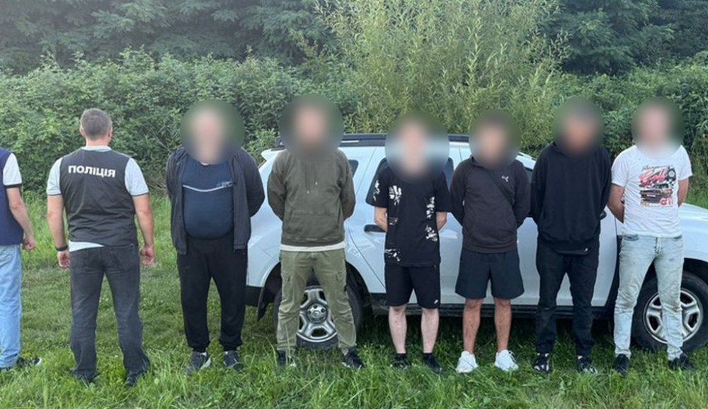 Поліцейські перекрили десятки каналів незаконного переправлення осіб за кордон (ВІДЕО)
