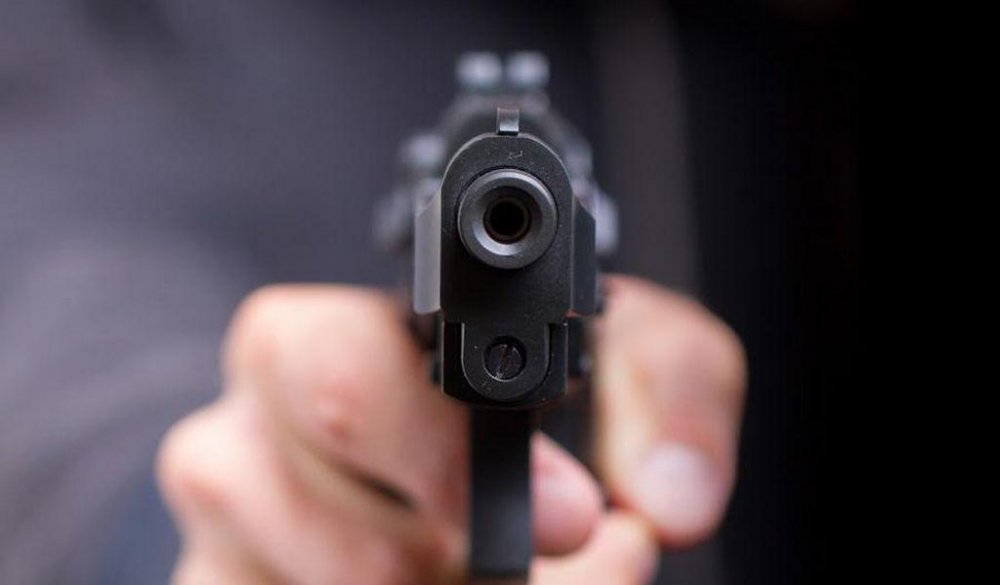 В Одесі засуджено молодика, який під погрозою пістолета пограбував водія автомобіля