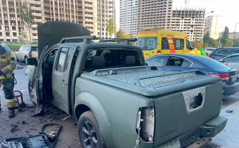 У Подільському районі підірвали авто військового (ФОТО)