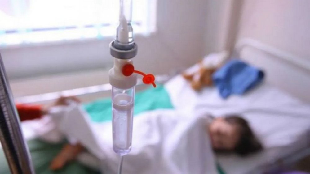На Львівщині поліцейські розслідують обставини масового харчового отруєння дітей