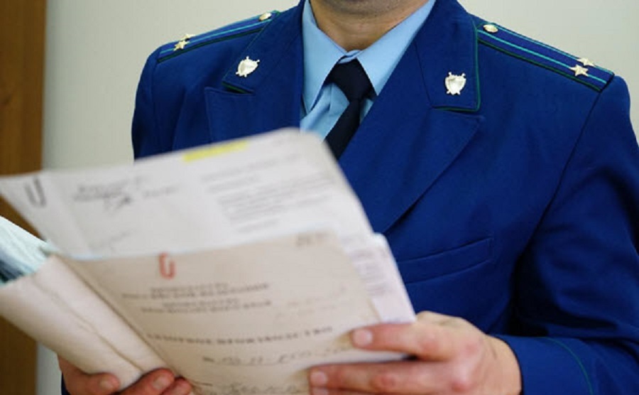 У Миколаєві звільнили прокурора за вимагання та непристойну поведінку