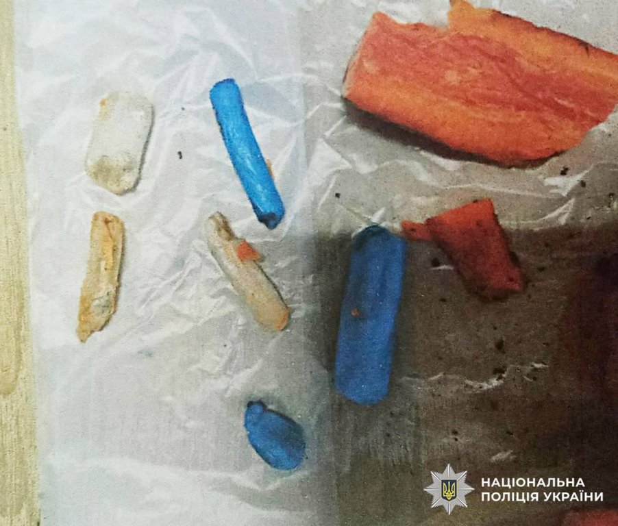 На Львівщині викрили чоловіка, який пересилав наркотики ув'язненим у моркві (ФОТО)