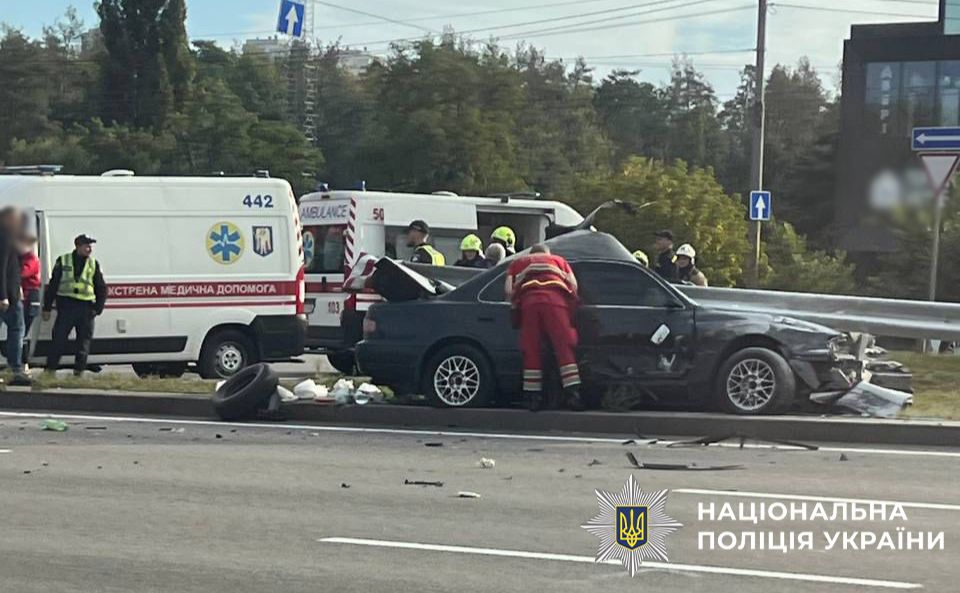 На Великій Кільцевій сталася смертельна ДТП (ФОТО)