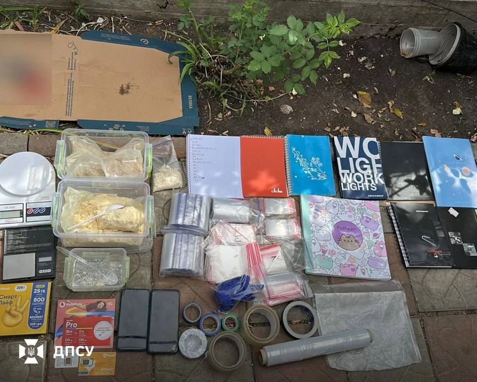 Ховали наркотики в іграшках та відправляли до Румунії та Молдови: в Одесі накрили підпільну лабораторію