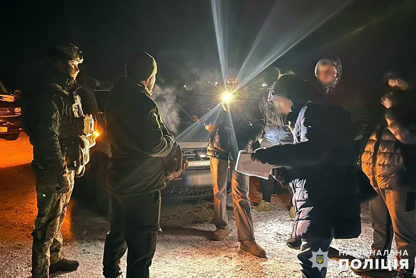 На Хмельниччині цивільного та службовця ТЦК судитимуть за переправлення ухилянтів через кордон
