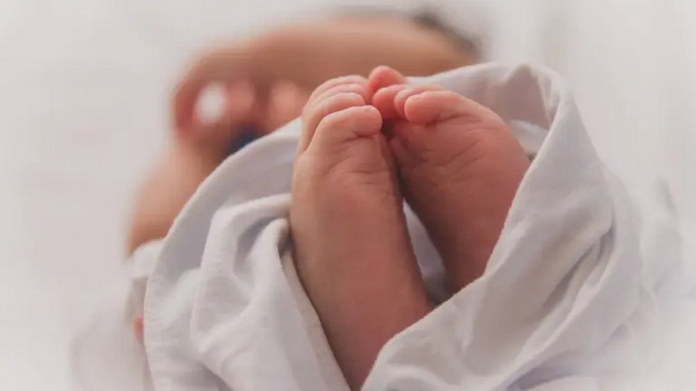 В Одесі жінка викинула з вікна гуртожитку новонароджене немовля
