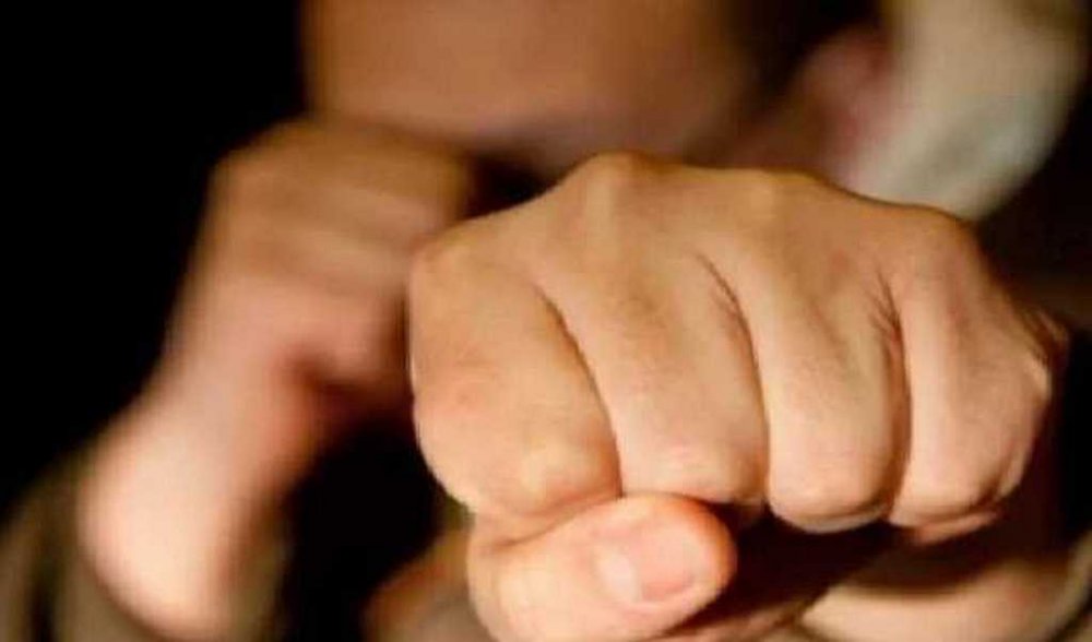 В Івано-Франківську двоє п’яних молодиків побили нацгвардійця
