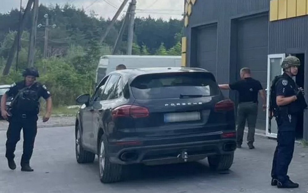На Львівщині сталася стрілянина в офісі автосервісу: двоє загиблих