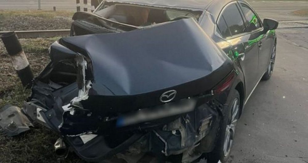 На Полтавщині поїзд протаранив авто Mazda: постраждало немовля