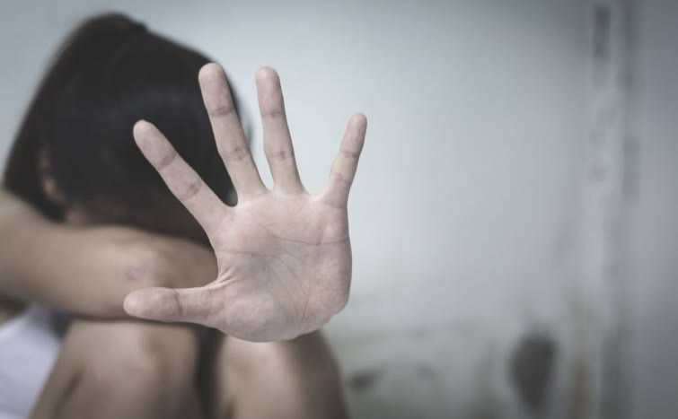Протягом трьох років ґвалтував малолітню падчерку: на Київщині судитимуть 45-річного чоловіка