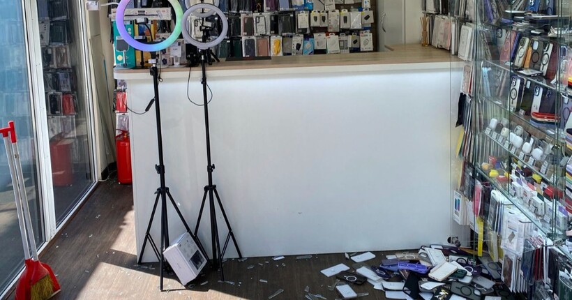 У Києві чоловік вночі пограбував магазин мобільної техніки (ФОТО)