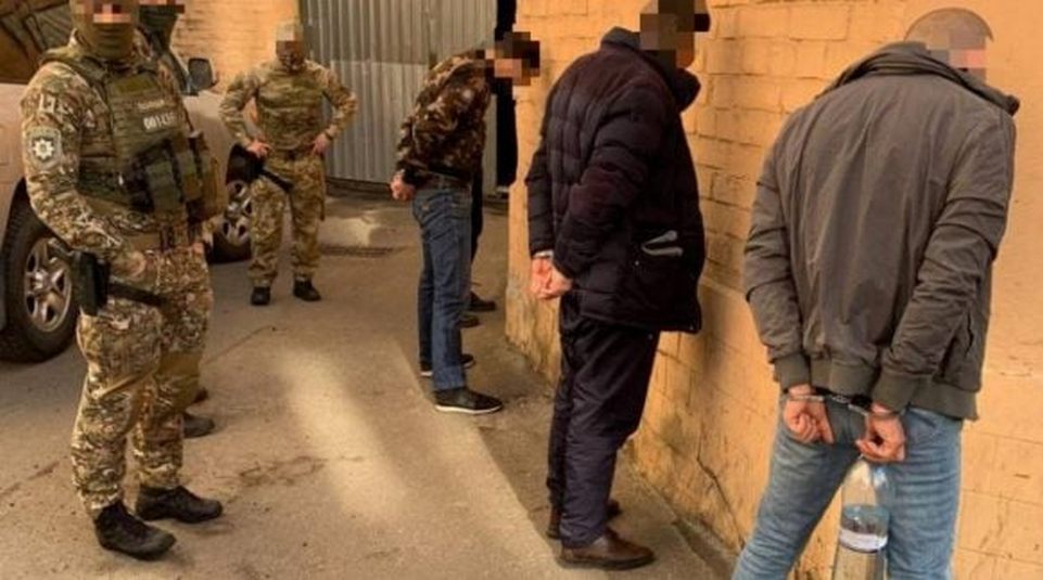Вимагали 30 тис. грн «боргу»:  на Київщині група зловмисників викрала військового