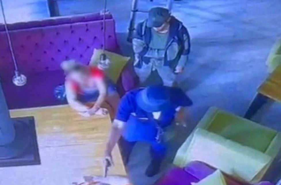 У Києві судитимуть чоловіків, які з сокирою та пістолетом «вибивали» зарплату для знайомої (ФОТО)