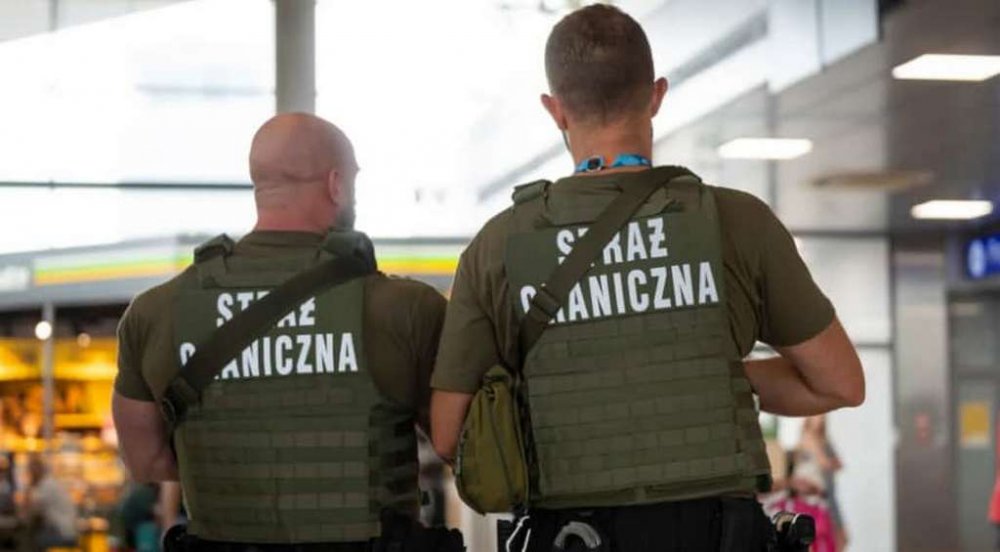 У Кракові зняли з рейсу 66-річну жінку, яка пожартувала про бомбу у багажі