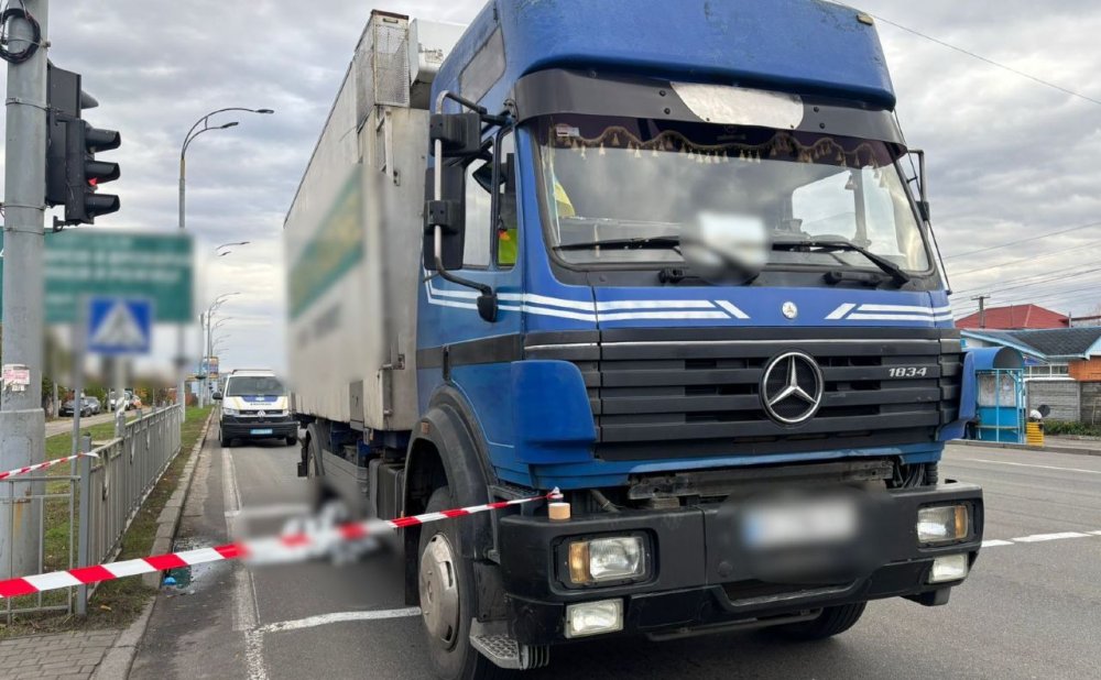 Під Києвом вантажівка збила на смерть жінку на пішохідному переході
