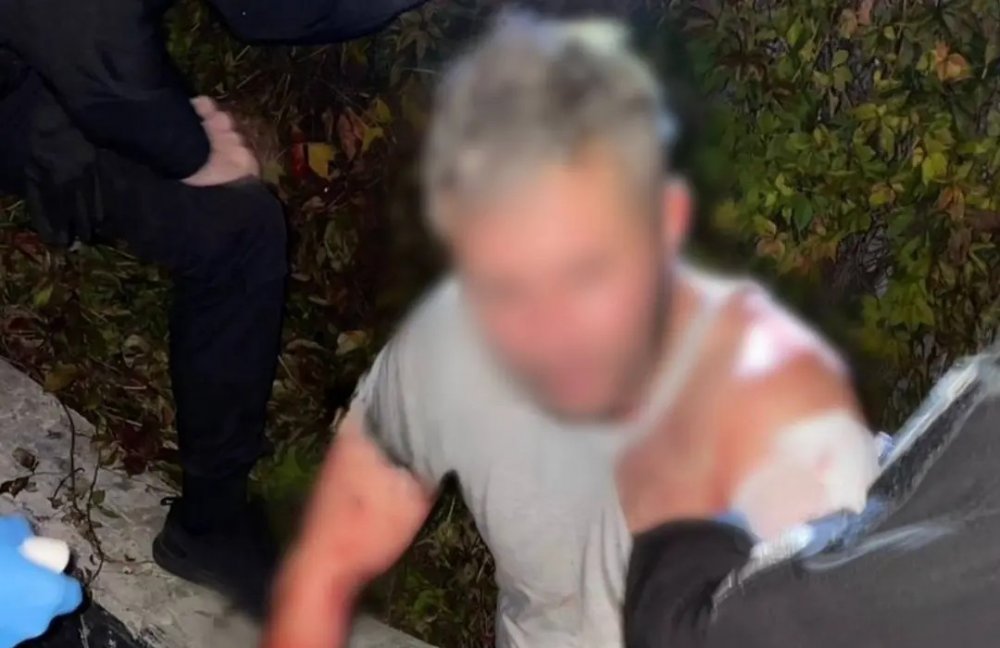 У Києві чоловік зарізав перехожого після суперечки на Замковій горі (ФОТО)