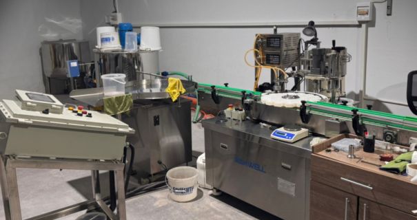 На Київщині викрили масштабну схему фальсифікації рідин для електронних сигарет (ФОТО)