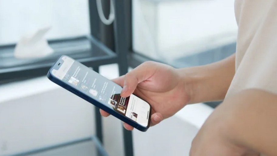 Жінка завдяки iPhone дізналась про зраду чоловіка: той подав в суд на компанію Apple