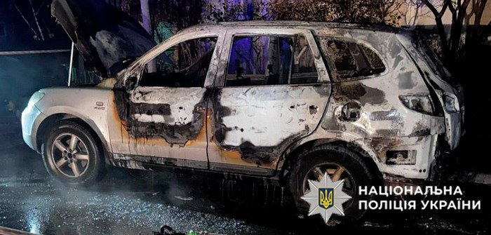 У Києві затримали чоловіка, який через ревнощі спалив авто нового обранця колишньої співмешканки (ФОТО)