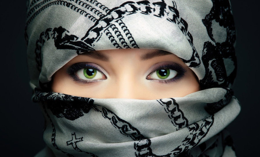 В Туреччині дружина змусила чоловіка платити аліменти, бо “лайкав” інших жінок у соцмережах