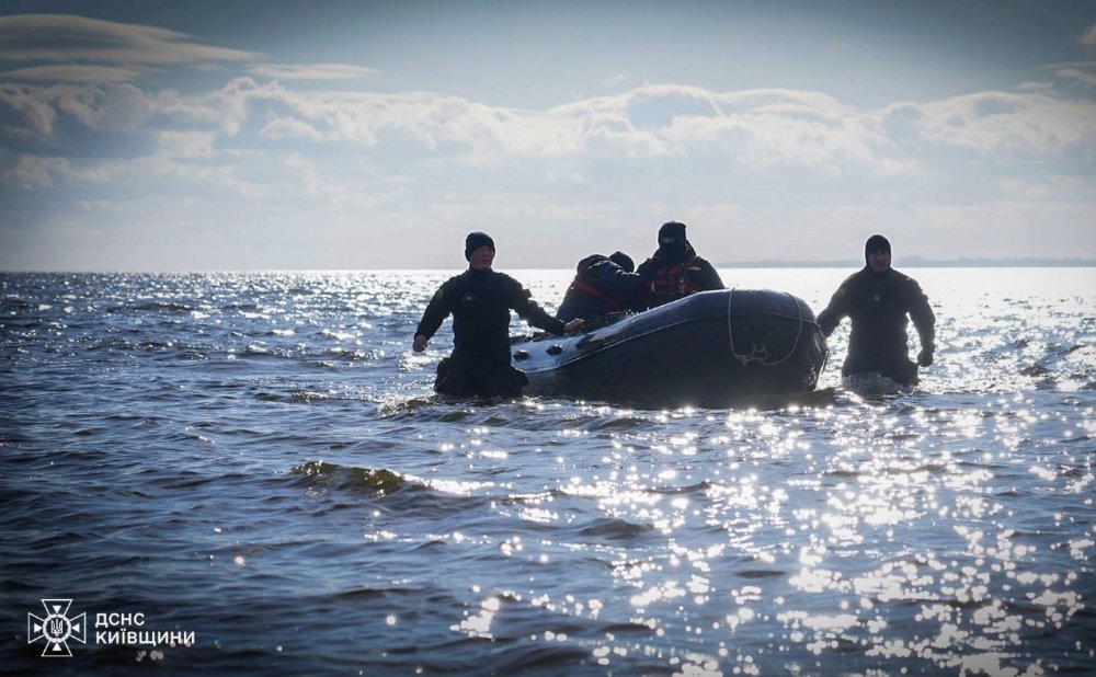 На Київському водосховищі загинув рибалка, його товариша вдалося врятувати (ФОТО)