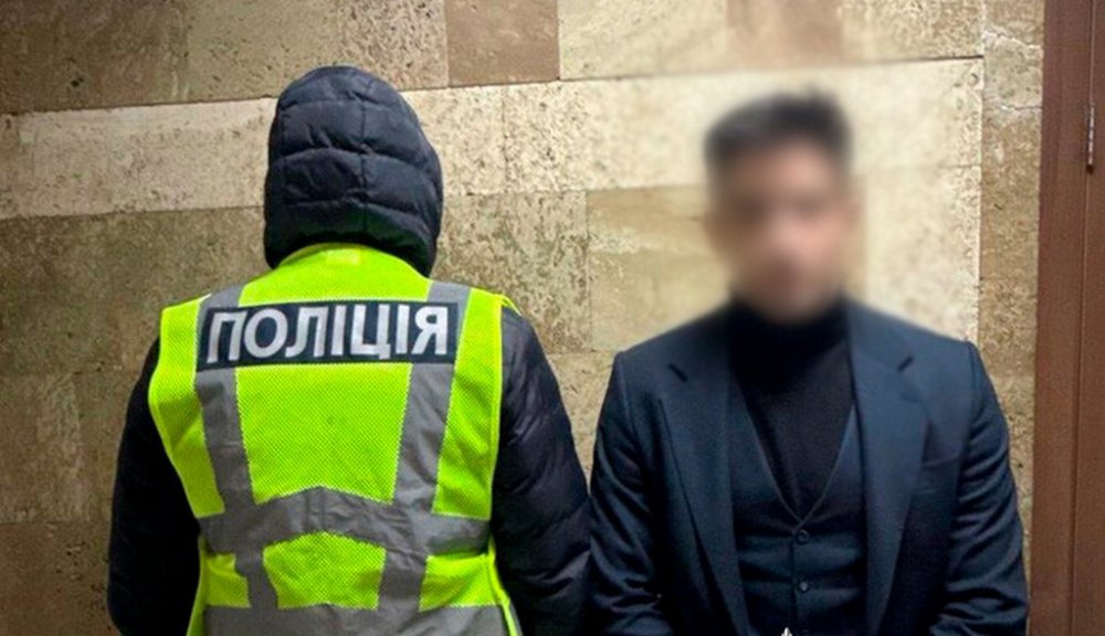 Поліція затримала чоловіків, які вимагали у 24-річного киянина $50 тисяч неіснуючого боргу