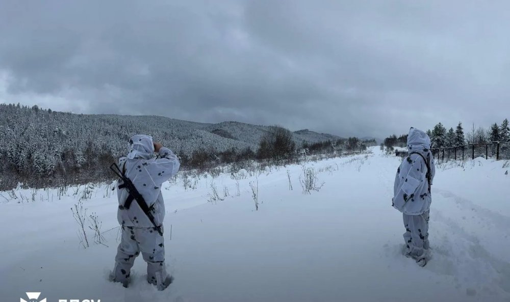 Львівщину засипало снігом, прикордонники показали справжню зиму (ФОТО)