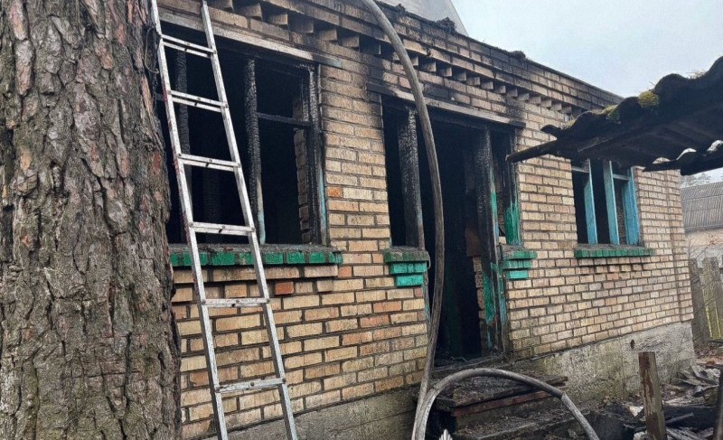 У пожежі на Бучанщині загинула жінка: поліцейські Київщини розслідують обставини події