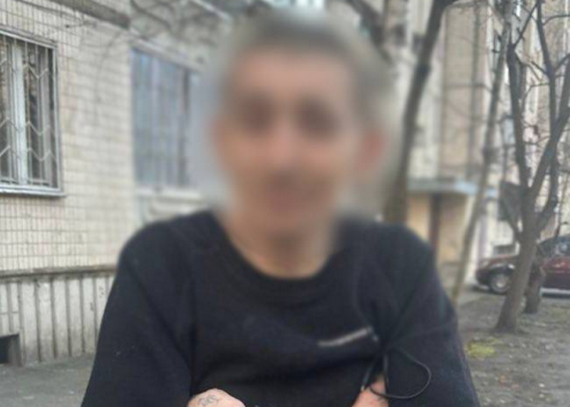 Поліцейські Києва затримали зловмисника, який пограбував ветерана ЗСУ на протезі