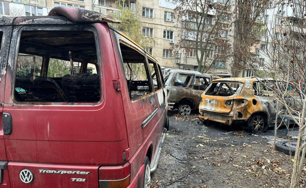 21-річний юнак палив автівки в Одесі (ВІДЕО)