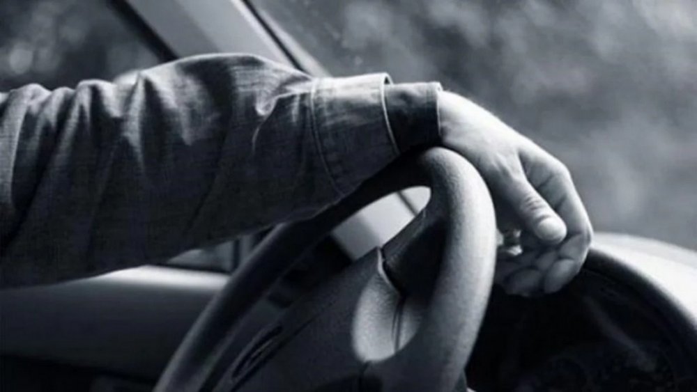 У Дніпрі чоловік помер за кермом легковика (ВІДЕО)