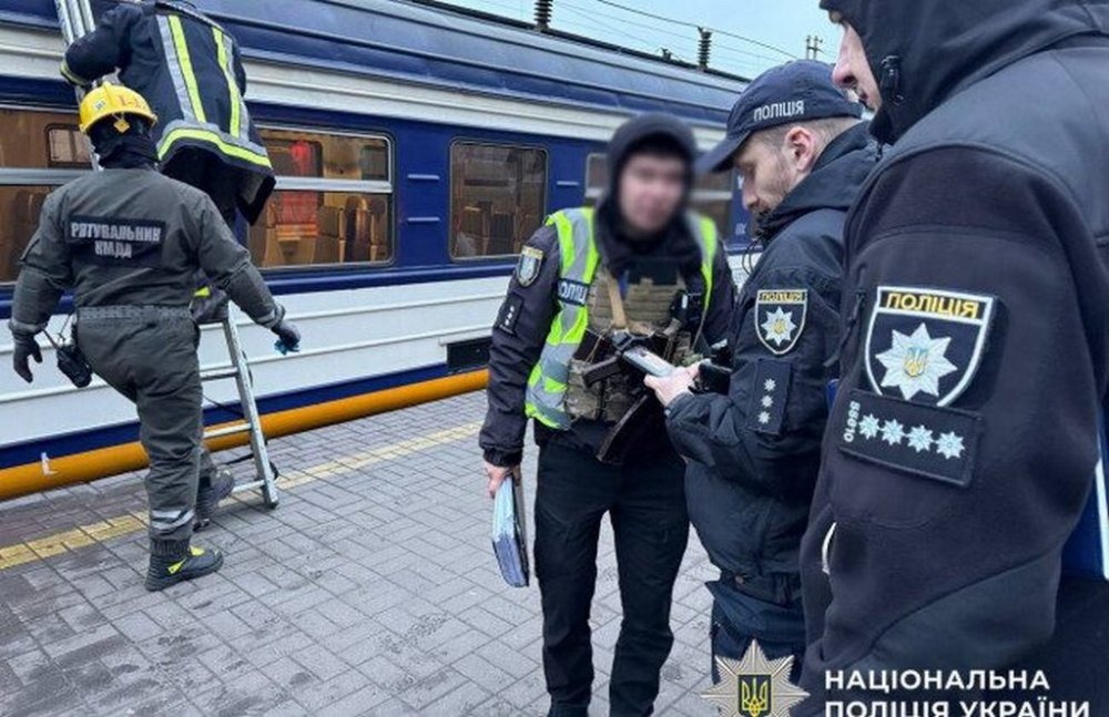 У Києві 16-річний зачепер згорів живцем на даху електрички (ВІДЕО)