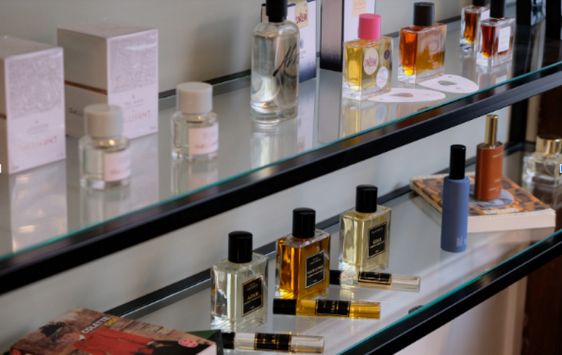 Поліцейські Києва затримали чоловіка за грабіж у супермаркеті на Троєщині