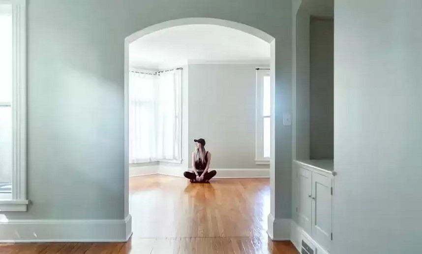 Сюрприз від тещі: повернувшись після відпустки, подружжя виявило порожній будинок