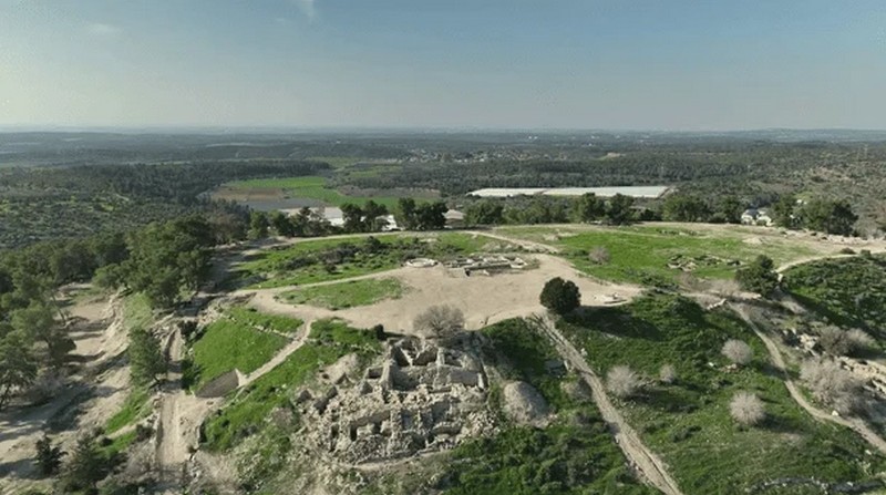 Трирічна дівчинка випадково натрапила на скарб віком 3 800 років (ФОТО)